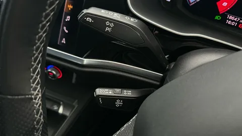 Thumbnail image for the Audi Q3 1.5 TFSI CoD 35 Black Edition