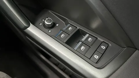 Thumbnail image for the Audi Q3 1.5 TFSI CoD 35 Black Edition