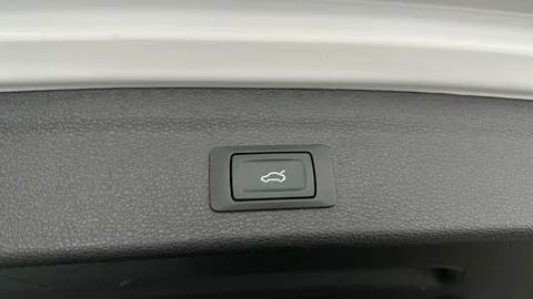 Thumbnail image for the Audi Q3 1.5 TFSI CoD 35 Black Edition