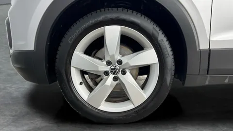 Thumbnail image for the Volkswagen T-Cross 1.0 TSI SEL