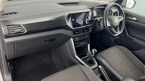 Thumbnail image for the Volkswagen T-Cross 1.0 TSI SEL