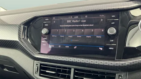 Thumbnail image for the Volkswagen T-Cross 1.0 TSI SEL