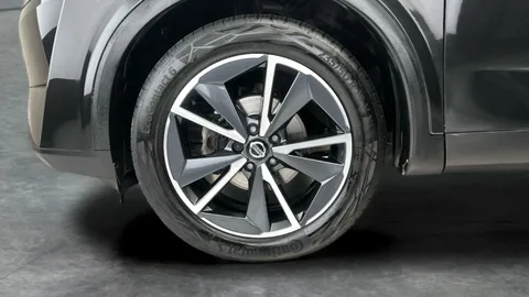 Thumbnail image for the Nissan Qashqai 1.3 DIG-T MHEV Tekna    XTRON