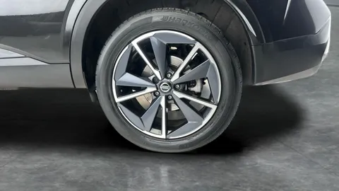 Thumbnail image for the Nissan Qashqai 1.3 DIG-T MHEV Tekna    XTRON
