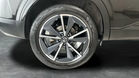 Thumbnail image for the Nissan Qashqai 1.3 DIG-T MHEV Tekna    XTRON