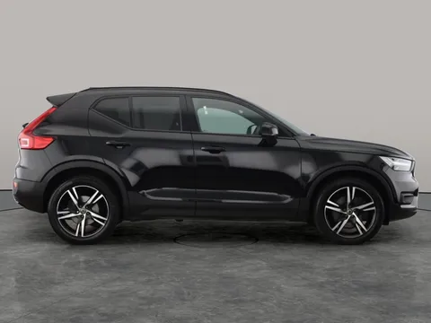 Thumbnail image for the Volvo XC40 1.5h T5 Twin Engine Recharge 10.7kWh R-Design   Plug-in