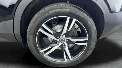 Thumbnail image for the Volvo XC40 1.5h T5 Twin Engine Recharge 10.7kWh R-Design   Plug-in