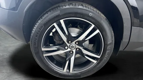 Thumbnail image for the Volvo XC40 1.5h T5 Twin Engine Recharge 10.7kWh R-Design   Plug-in
