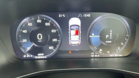Thumbnail image for the Volvo XC40 1.5h T5 Twin Engine Recharge 10.7kWh R-Design   Plug-in