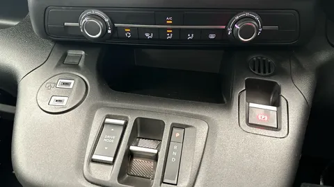 Thumbnail image for the Citroën E-Berlingo 52kWh PLUS M   (7.4kW Charger)