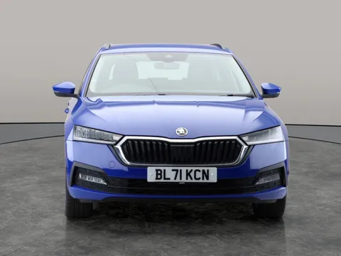 Thumbnail image for the Škoda Octavia 1.4 TSI iV 13kWh SE Technology   Plug-in  DSG