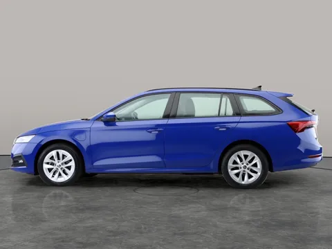 Thumbnail image for the Škoda Octavia 1.4 TSI iV 13kWh SE Technology   Plug-in  DSG