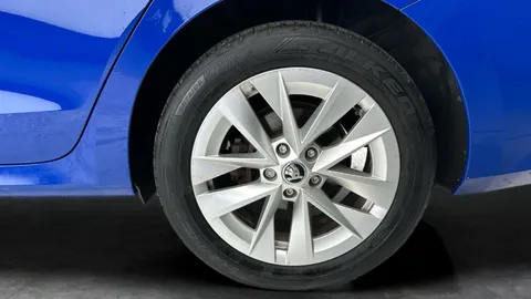 Thumbnail image for the Škoda Octavia 1.4 TSI iV 13kWh SE Technology   Plug-in  DSG