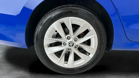 Thumbnail image for the Škoda Octavia 1.4 TSI iV 13kWh SE Technology   Plug-in  DSG