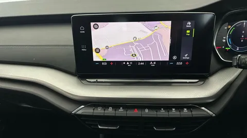 Thumbnail image for the Škoda Octavia 1.4 TSI iV 13kWh SE Technology   Plug-in  DSG