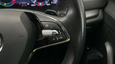 Thumbnail image for the Škoda Octavia 1.4 TSI iV 13kWh SE Technology   Plug-in  DSG