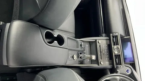 Thumbnail image for the Lexus Is 2.5 300h    E-CVT