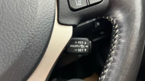 Thumbnail image for the Lexus Is 2.5 300h    E-CVT