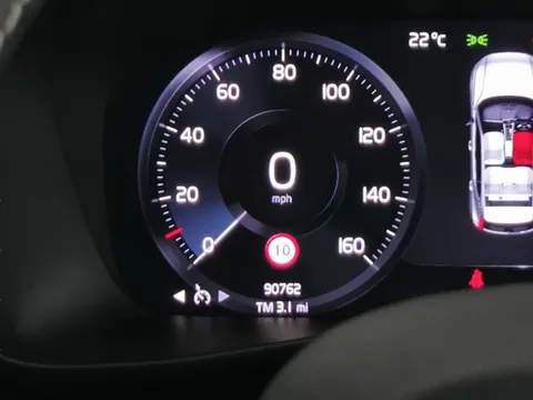 Thumbnail image for the Volvo XC40 1.5h T4 Recharge 10.7kWh R-Design   Plug-in