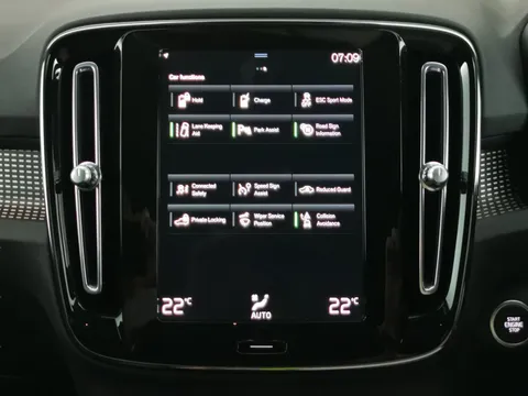 Thumbnail image for the Volvo XC40 1.5h T4 Recharge 10.7kWh R-Design   Plug-in