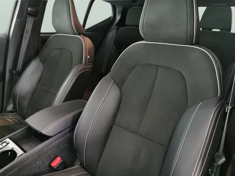 Thumbnail image for the Volvo XC40 1.5h T4 Recharge 10.7kWh R-Design   Plug-in