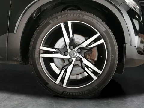Thumbnail image for the Volvo XC40 1.5h T4 Recharge 10.7kWh R-Design   Plug-in