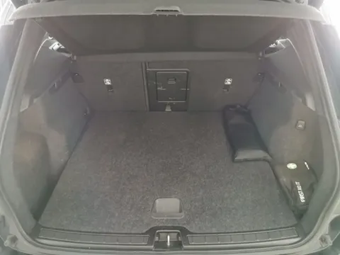 Thumbnail image for the Volvo XC40 1.5h T4 Recharge 10.7kWh R-Design   Plug-in