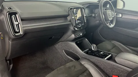 Thumbnail image for the Volvo XC40 1.5h T5 Twin Engine Recharge 10.7kWh R-Design Pro   Plug-in