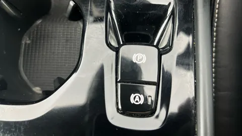Thumbnail image for the Volvo XC40 1.5h T5 Twin Engine Recharge 10.7kWh R-Design Pro   Plug-in