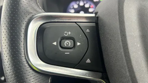Thumbnail image for the Volvo XC40 1.5h T5 Twin Engine Recharge 10.7kWh R-Design Pro   Plug-in