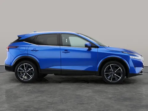 Thumbnail image for the Nissan Qashqai 1.3 DIG-T MHEV Tekna    XTRON