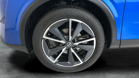 Thumbnail image for the Nissan Qashqai 1.3 DIG-T MHEV Tekna    XTRON