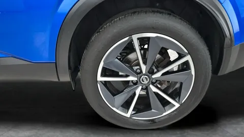 Thumbnail image for the Nissan Qashqai 1.3 DIG-T MHEV Tekna    XTRON