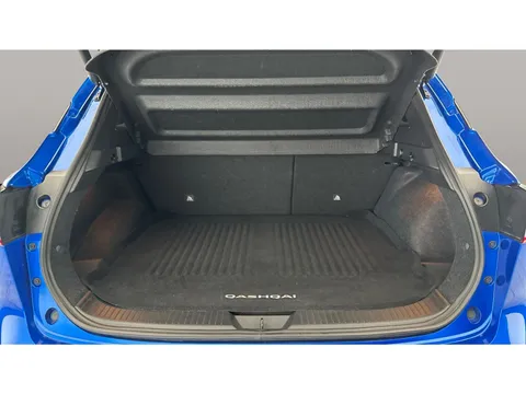 Thumbnail image for the Nissan Qashqai 1.3 DIG-T MHEV Tekna    XTRON