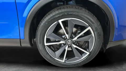 Thumbnail image for the Nissan Qashqai 1.3 DIG-T MHEV Tekna    XTRON