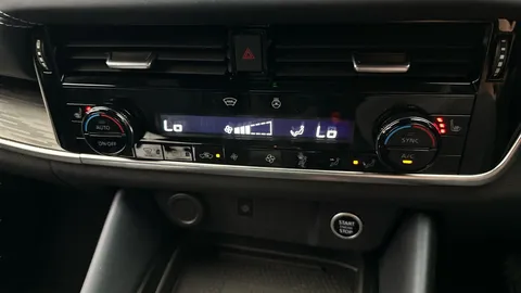 Thumbnail image for the Nissan Qashqai 1.3 DIG-T MHEV Tekna    XTRON