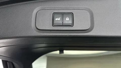 Thumbnail image for the Nissan Qashqai 1.3 DIG-T MHEV Tekna    XTRON