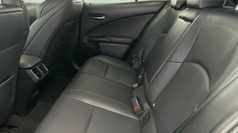 Thumbnail image for the Lexus Ux 2.0 250h F Sport    E-CVT