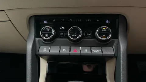 Thumbnail image for the Škoda Karoq 1.5 TSI ACT SE L   DSG