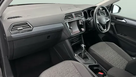 Thumbnail image for the Volkswagen Tiguan 2.0 TDI Life   DSG