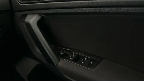 Thumbnail image for the Volkswagen Tiguan 2.0 TDI Life   DSG