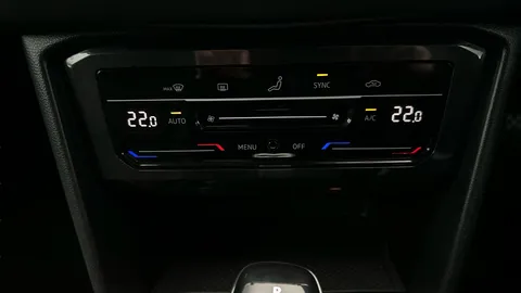 Thumbnail image for the Volkswagen Tiguan 2.0 TDI Life   DSG