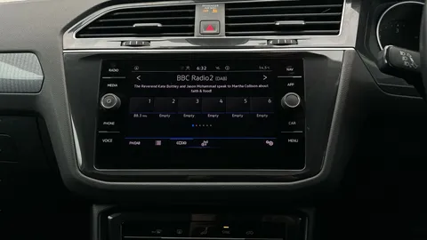 Thumbnail image for the Volkswagen Tiguan 2.0 TDI Life   DSG
