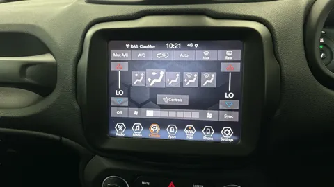 Thumbnail image for the Jeep Renegade 1.3 GSE T4 11.4kWh S   Plug-in  4xe