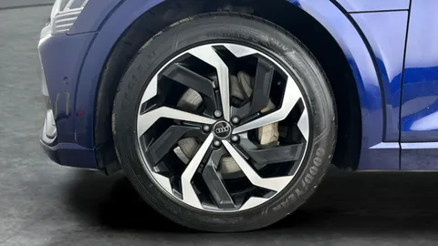 Thumbnail image for the Audi E-Tron 50 Black Edition   quattro 71.2kWh (11kW Charger)