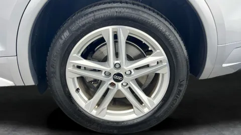 Thumbnail image for the Audi Q5 2.0 TDI 40 S line   S Tronic quattro