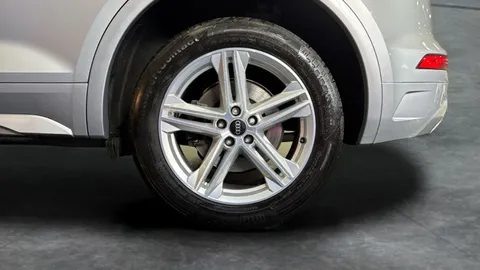 Thumbnail image for the Audi Q5 2.0 TDI 40 S line   S Tronic quattro