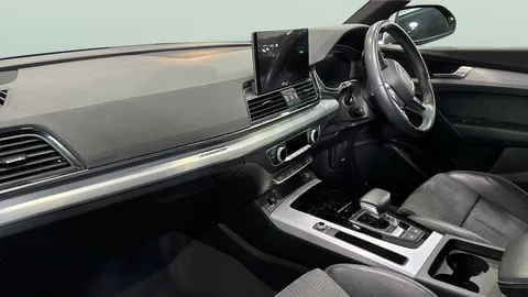 Thumbnail image for the Audi Q5 2.0 TDI 40 S line   S Tronic quattro