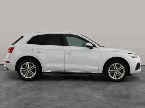 Thumbnail image for the Audi Q5 2.0 TDI 40 S line   S Tronic quattro