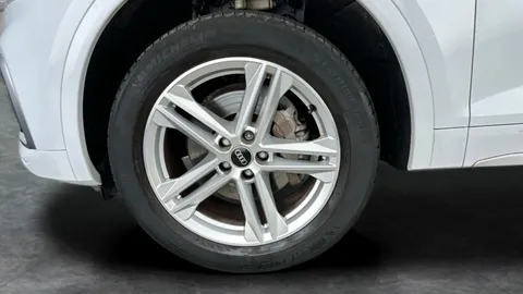 Thumbnail image for the Audi Q5 2.0 TDI 40 S line   S Tronic quattro
